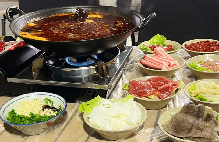 加盟有胃青年地摊火锅的条件与特色优势